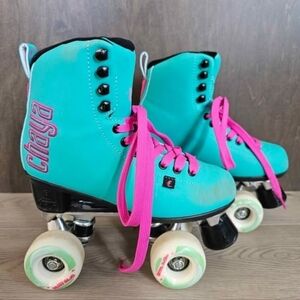 Chaya Melrose Deluxe Turquoise Skates, womens size 7
